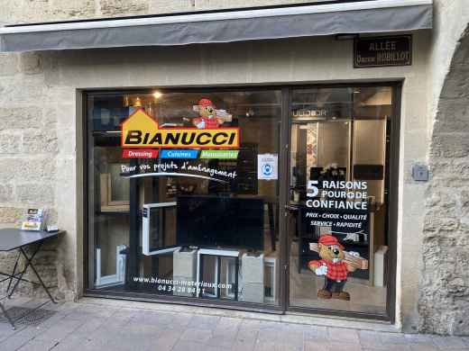 agence-bianucci-uzes-entree.jpg -